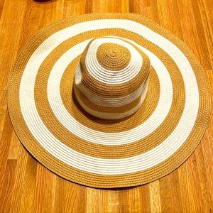 Extra wide brim sun hat